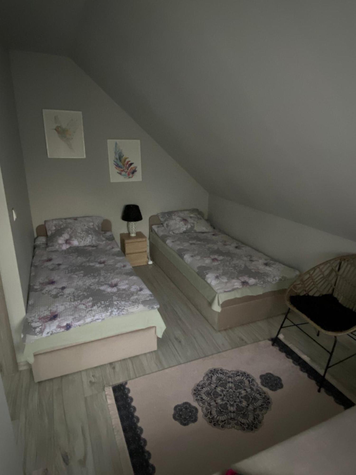 Apartamenty Lesna Osiem Jezow Sudecki Bilik gambar